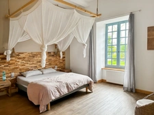 For sale near MARCIAC (32) - 32-room castle - 1540 m2 of living space - 5.8 hectare estate 
