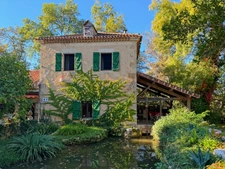 House for sale in Vic-Fezensac (32), 5 rooms - Renovated mill with swimming pool - 120 m² of living space - 6632 m² plot - Potential for a bed and breakfast