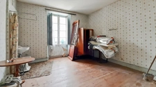 Building for sale in EAUX BONNES (64) - 256 m2 living space - Land 202 m2
