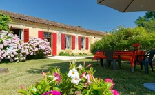 Château à vendre BAS ARMAGNAC (32) - Avec deux gîtes, dépendances, piscine et parc - 19 ha de vignes et terres