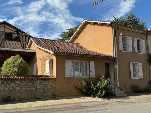 Maison à vendre à Bassoues – 98,6 m² habitables avec terrasse couverte et jardinet