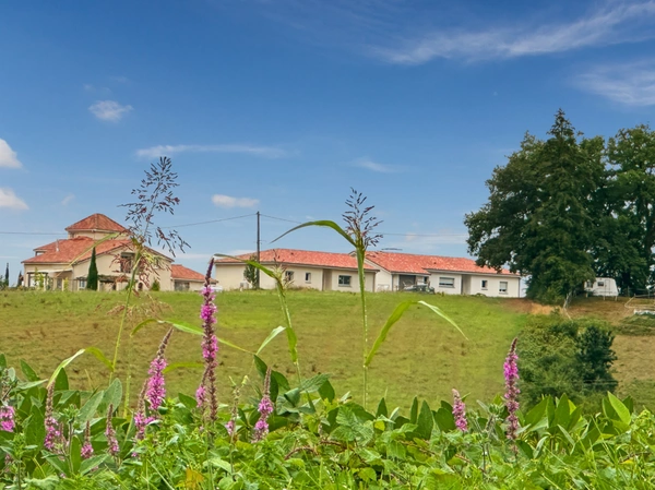 Dpt Gers (32), à BASSOUES, à vendre terrain de 3 000,00 m²