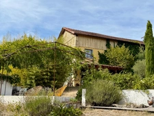 Propriété avec 2 gîtes, une chambre d'hôtes et 2 piscines - 2,2 hectares - VIC FEZENSAC (32)