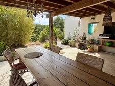 Propriété avec 2 gîtes, une chambre d'hôtes et 2 piscines - 2,2 hectares - VIC FEZENSAC (32)