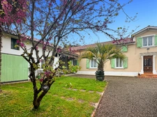House for sale with 155 m2 of living space in LADEVEZE RIVIERE (32) with 3330 m2 of garden