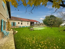 Investment property - 580 m2 - RIGUEPEU - 4 apartments with garden 