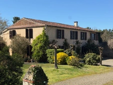Maison à vendre 8 pièces proche de MARCIAC (32) - 302 m2 - terrain de 7318 m2 - 4 chambres - dépendances et piscine