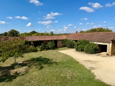 Château à vendre BAS ARMAGNAC (32) - Avec deux gites, dépendances, piscine et parc - 1,4 ha