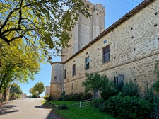 Dpt Gers (32), à vendre BASSOUES, partie du château, 174 m2 avec jardin 5000 m2 et piscine   