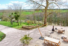 For sale near MARCIAC (32) - 32-room castle - 1540 m2 of living space - 5.8 hectare estate 