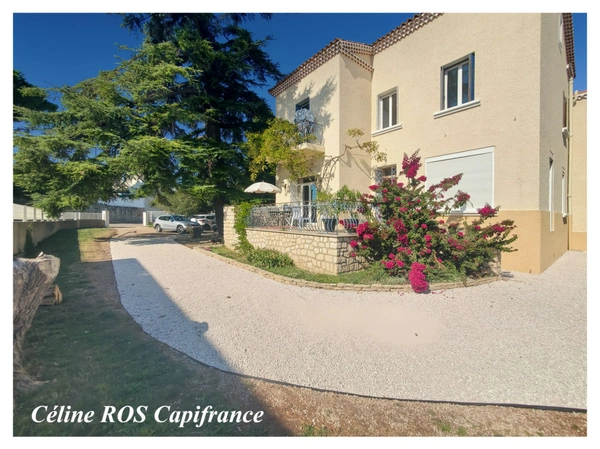 Maison de Maître Bourgeoise avec Vue Panoramique – Istres, Bord de l’Étang de l’Olivier