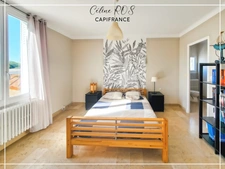 Elegant Manor House with Panoramic Views – Istres, on the Edge of the Étang de l'Olivier