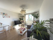 EXCLUSIVITÉ CLERMONT-FERRAND  T3 de 57 m² en dernier étage : Le compromis idéal entre confort urbain et sérénité.