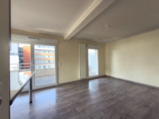 Appartement T3 moderne avec terrasse, parking et accessibilité PMR – Clermont-Ferrand République / Estaing