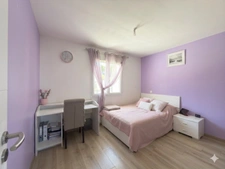 Une maison contemporaine lumineuse et aux beaux volumes au Cendre