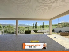 Une maison contemporaine lumineuse et aux beaux volumes au Cendre