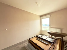 Appartement T3 moderne avec terrasse, parking et accessibilité PMR – Clermont-Ferrand République / Estaing