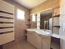 Maison familiale de 192 m2 avec fort potentiel à Chavaroux