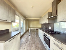 Appartement T3 moderne avec terrasse, parking et accessibilité PMR – Clermont-Ferrand République / Estaing