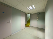 Local commercial à Cournon d'Auvergne avec vitrine