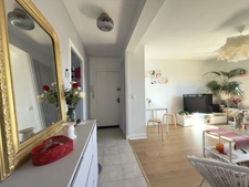 EXCLUSIVITÉ CLERMONT-FERRAND  T3 de 57 m² en dernier étage : Le compromis idéal entre confort urbain et sérénité.