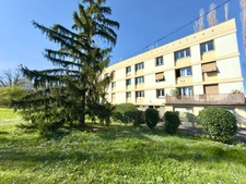 EXCLUSIVITÉ CLERMONT-FERRAND  T3 de 57 m² en dernier étage : Le compromis idéal entre confort urbain et sérénité.