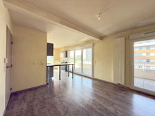 Appartement T3 moderne avec terrasse, parking et accessibilité PMR – Clermont-Ferrand République / Estaing