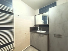 Appartement T3 moderne avec terrasse, parking et accessibilité PMR – Clermont-Ferrand République / Estaing