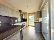 Appartement T3 moderne avec terrasse, parking et accessibilité PMR – Clermont-Ferrand République / Estaing