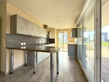 Appartement T3 moderne avec terrasse, parking et accessibilité PMR – Clermont-Ferrand République / Estaing