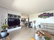 Une maison contemporaine lumineuse et aux beaux volumes au Cendre