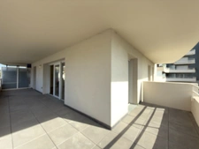 Appartement T3 moderne avec terrasse, parking et accessibilité PMR – Clermont-Ferrand République / Estaing