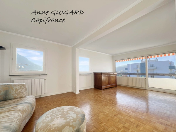 ANNECY-LE-VIEUX (74) - A 5 minutes à pied des Pommaries, beau 4 pièces d'angle en avant dernier étage