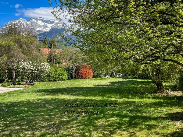 SAINT-JORIOZ (74) - Magnifique villa au calme à 200m du lac d'Annecy