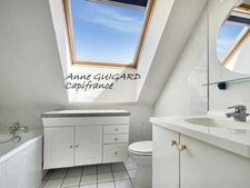 SILLINGY (74) - Maison discrètement mitoyenne de 93m² habitables + garage + terrain 415m² + 2 parkings