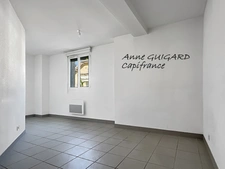 SERRIERES EN CHAUTAGNE (73) - 3 PIECES exposé sud avec terrasse de 41m² et parking, petite copropriété