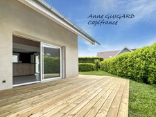 SILLINGY (74) - Maison discrètement mitoyenne de 93m² habitables + garage + terrain 415m² + 2 parkings