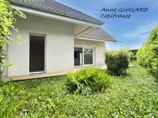 SILLINGY (74) - Maison discrètement mitoyenne de 93m² habitables + garage + terrain 415m² + 2 parkings