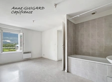SERRIERES EN CHAUTAGNE (73) - 2 PIECES de 32m² exposé ouest avec parking, petite copropriété