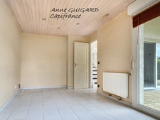 SILLINGY (74) - Maison discrètement mitoyenne de 93m² habitables + garage + terrain 415m² + 2 parkings