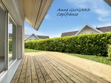 SILLINGY (74) - Maison discrètement mitoyenne de 93m² habitables + garage + terrain 415m² + 2 parkings