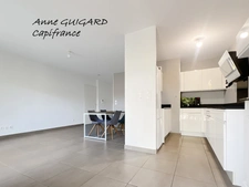 VALLEIRY (74) - APPARTEMENT 3 PIECES EN REZ DE JARDIN EXPOSE SUD-OUEST AVEC GARAGE AU CALME