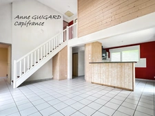 SILLINGY (74) - Maison discrètement mitoyenne de 93m² habitables + garage + terrain 415m² + 2 parkings