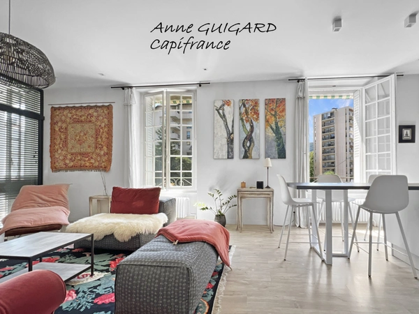 ANNECY (74) : Appartement 4 pièces de 107m² de style "Belle époque" avec garage, cave et greniers