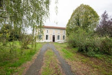 Charentaise authentique – 294 m² sur parc de 5 625 m² – Très beau potentiel de rénovation