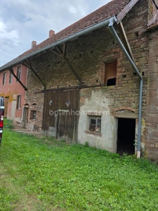 Maison de campagne à rénover à fort potentiel à SCHOENBOURG 67320