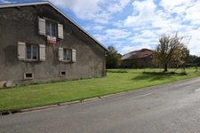 🏡 À vendre – Maison à rénover de 144m² avec potentiel à Peuvillers avec un terrain de 495 m² situé en zone à bâtir- proche Belgique et Luxembourg