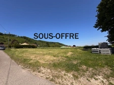 A vendre en exclusivité, proche de la Belgique et du Luxembourg, un terrain à bâtir viabilisé de 834 m² !
