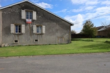 🏡 À vendre – Maison à rénover de 144m² avec potentiel à Peuvillers avec un terrain de 495 m² situé en zone à bâtir- proche Belgique et Luxembourg