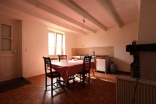 🏡 À vendre – Maison à rénover de 144m² avec potentiel à Peuvillers avec un terrain de 495 m² situé en zone à bâtir- proche Belgique et Luxembourg